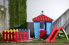 Bahçede Çocuklar İçin Güvenli Oyun Alanları